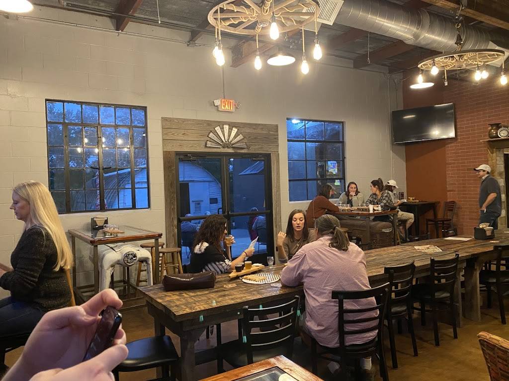 Common John Brewing Co | restaurant | 210 Woodbury Hwy, Manchester, TN 37355, USA | 9319545387 OR +1 931-954-5387