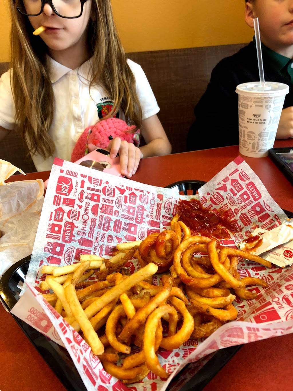 Jack in the Box | restaurant | 27608 Clinton Keith Rd, Murrieta, CA 92562, USA | 9512440439 OR +1 951-244-0439