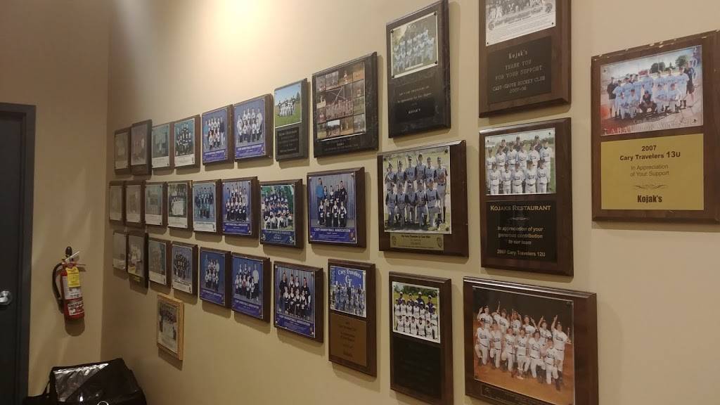 Tommys Red Hots | restaurant | 875 E Terra Cotta Ave, Crystal Lake, IL 60014, USA | 8158936537 OR +1 815-893-6537