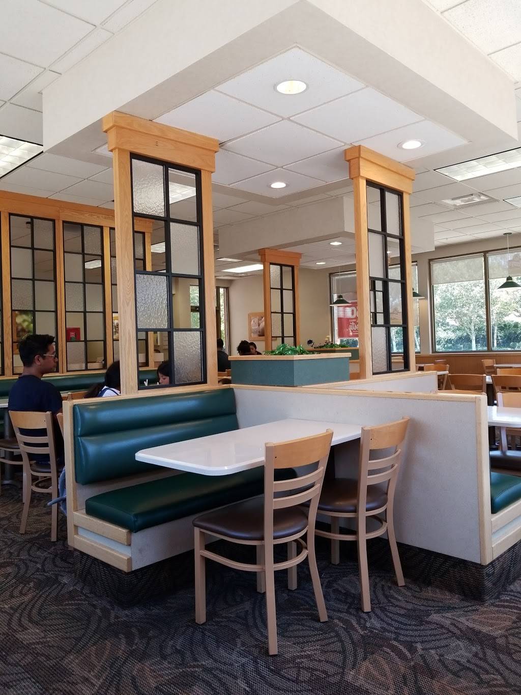 Wendys | restaurant | 9120 Harbour Point Dr, Elk Grove, CA 95758, USA | 9166834318 OR +1 916-683-4318