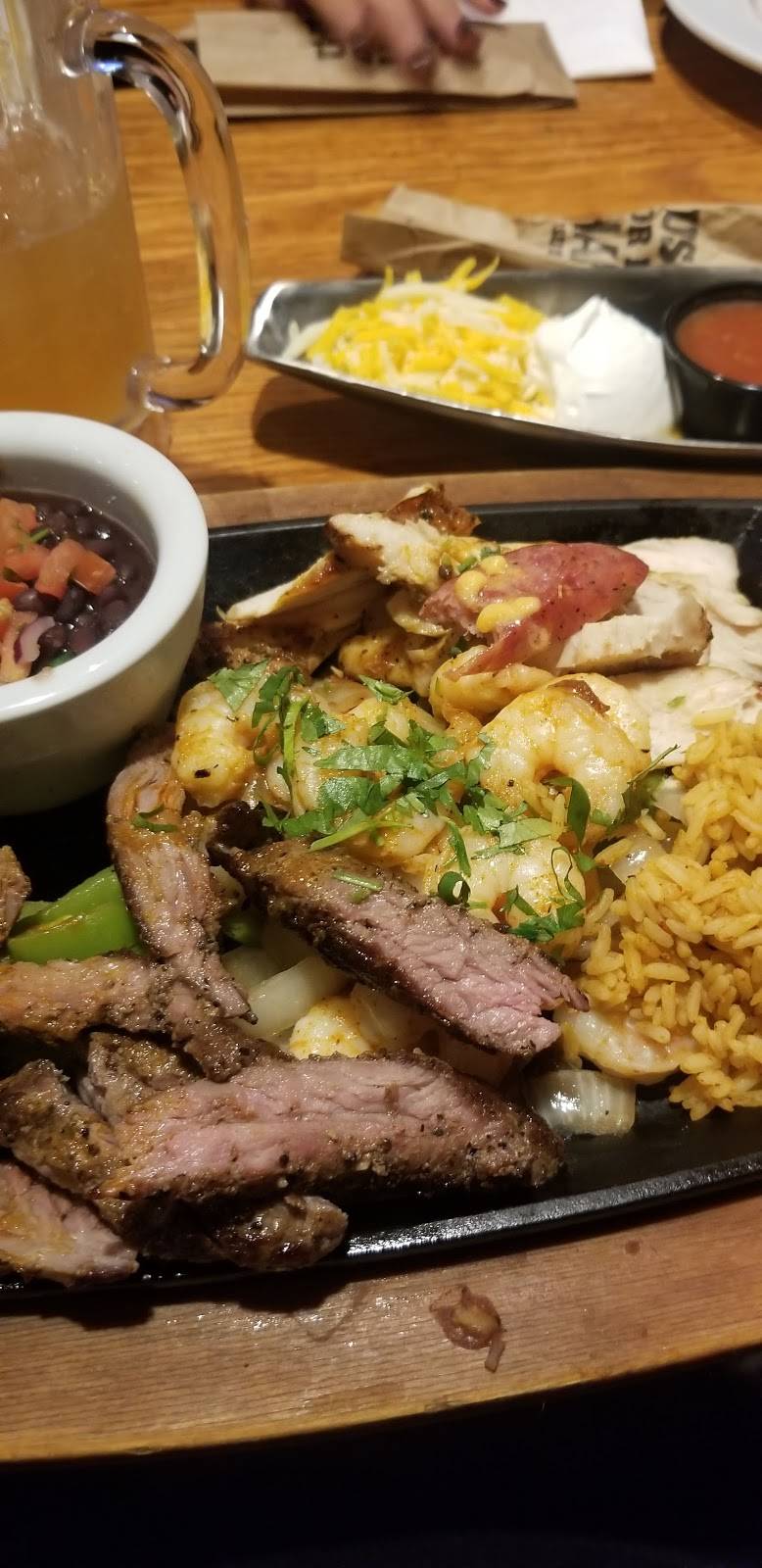 Chilis Grill & Bar | restaurant | 8950 Rosedale Hwy, Bakersfield, CA 93312, USA | 6615885872 OR +1 661-588-5872