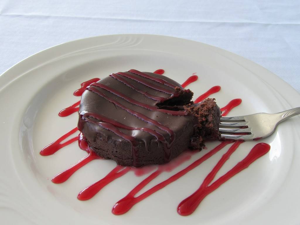 Varsity Sports Grill | restaurant | 3550 Providence Dr, Anchorage, AK 99508, USA | 9077867835 OR +1 907-786-7835