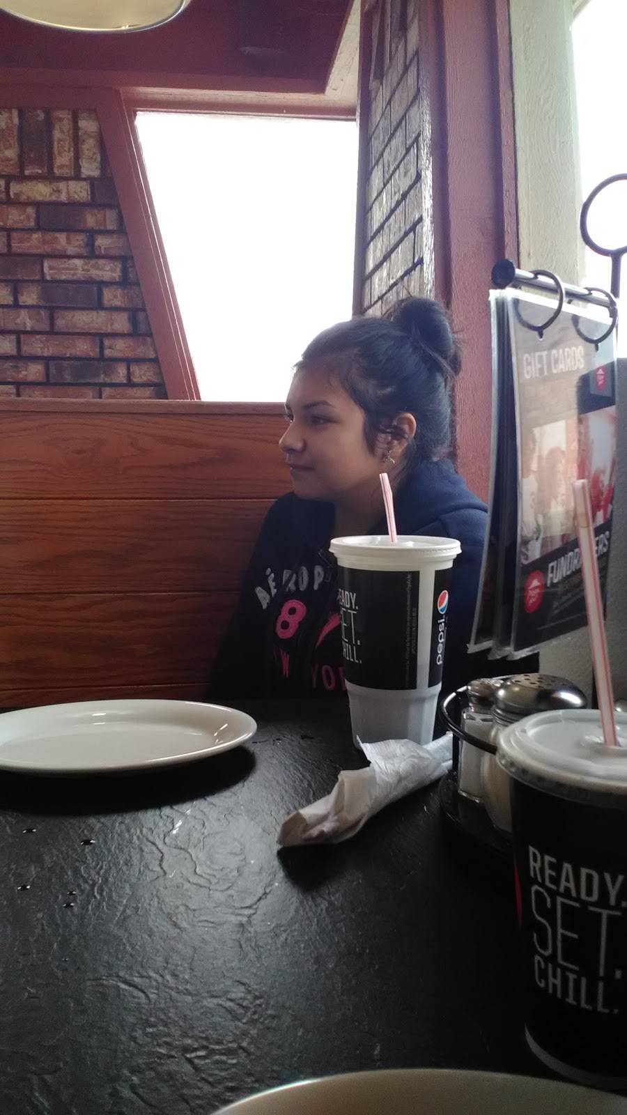 Pizza Hut | meal delivery | 210 W Sinton St, Sinton, TX 78387, USA | 3613644796 OR +1 361-364-4796