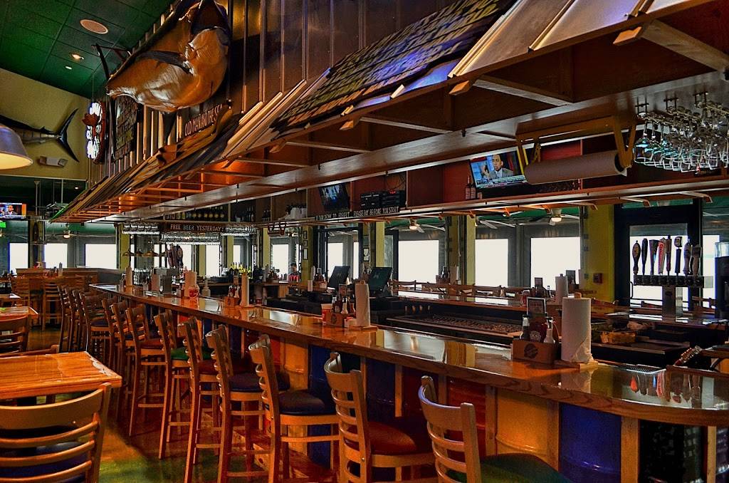 Pinchers | restaurant | 2360 W First St, Fort Myers, FL 33901, USA | 2392457049 OR +1 239-245-7049