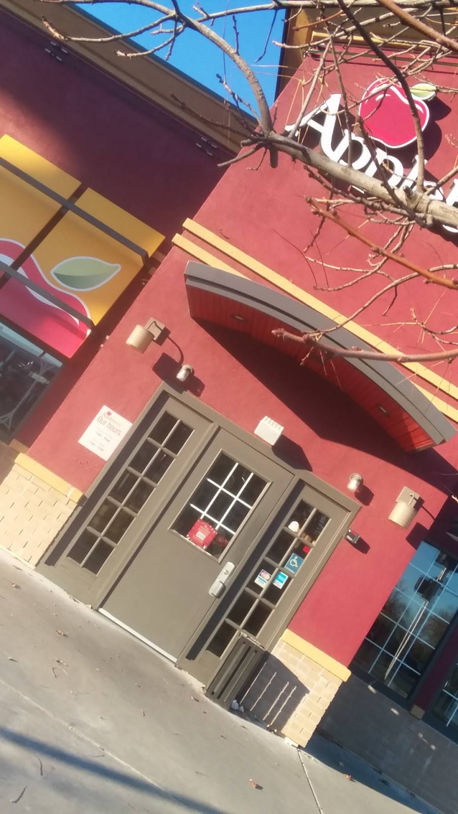 Applebees Grill + Bar | restaurant | 220 Antelope Blvd, Red Bluff, CA 96080, USA | 5305276164 OR +1 530-527-6164