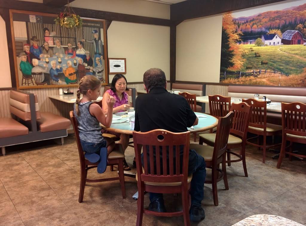 Frontier Family Restaurant | restaurant | 112 N Iowa Ave, Washington, IA 52353, USA | 3196536539 OR +1 319-653-6539