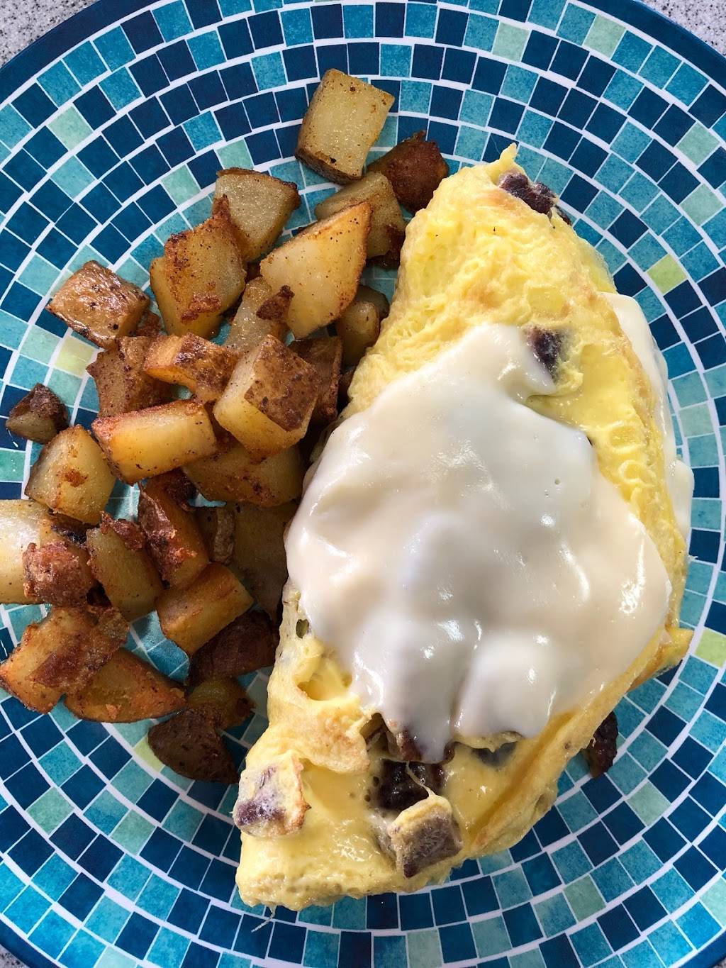 Gladwyne Lunch | restaurant | 951 Youngs Ford Rd, Gladwyne, PA 19035, USA | 6106422400 OR +1 610-642-2400