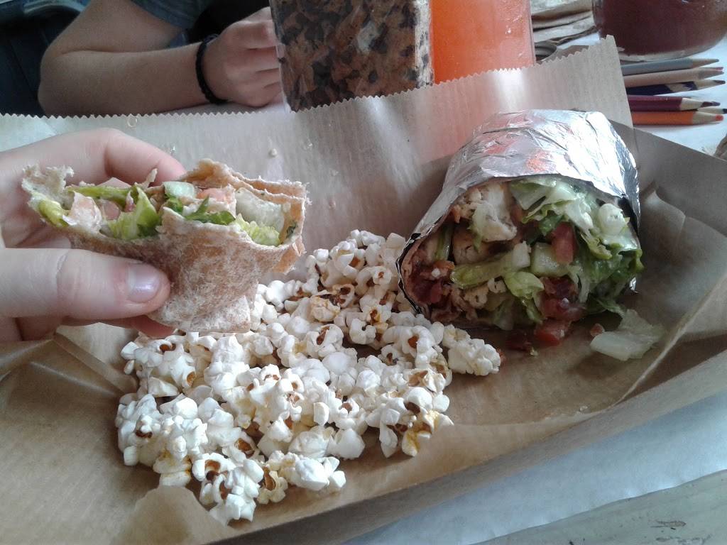 Corner Grille | restaurant | 806 Pleasant St, Worcester, MA 01602, USA | 5087548884 OR +1 508-754-8884