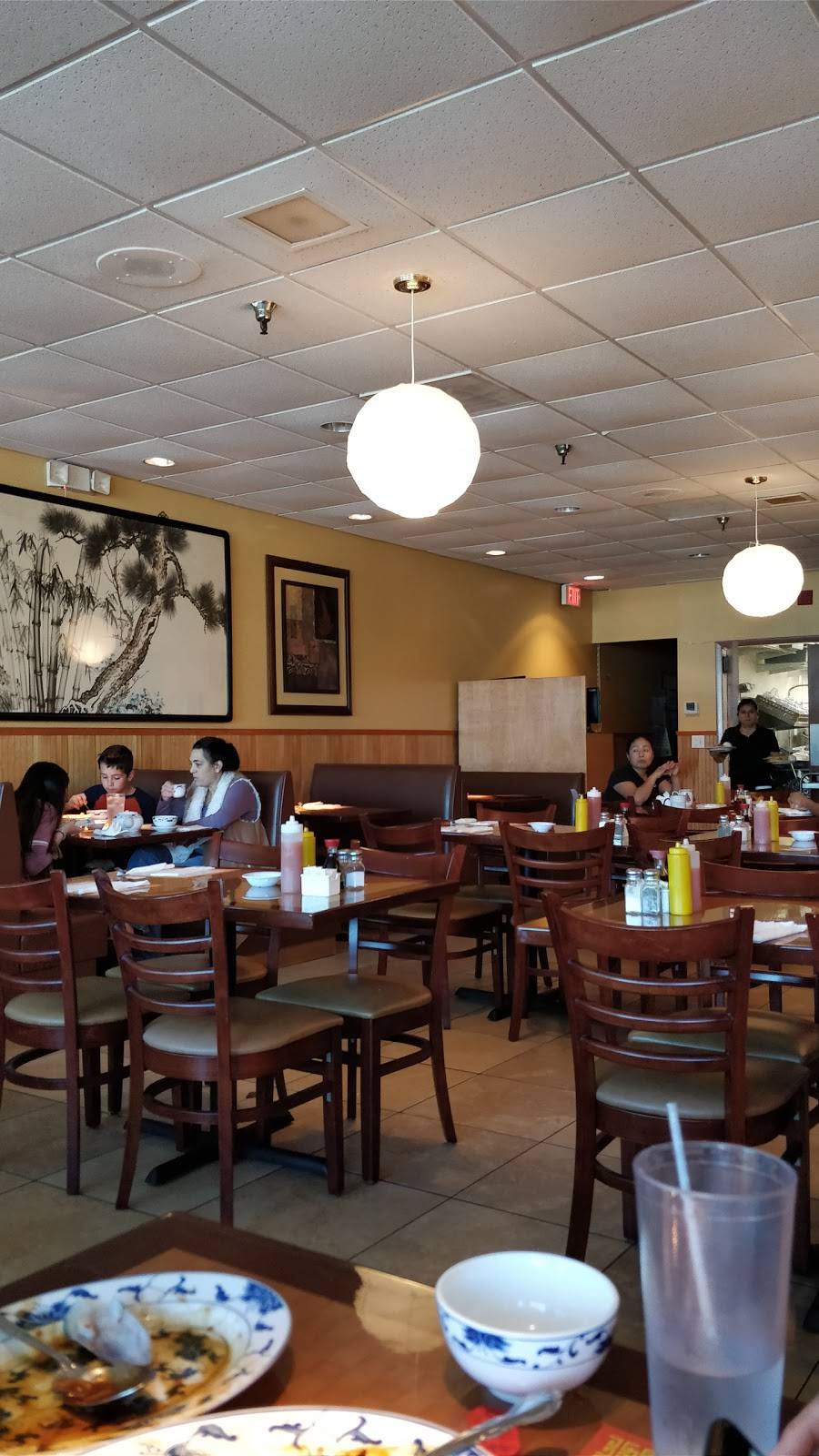Golden Leaf Restaurant | restaurant | 3615 Tamiami Trail N, Naples, FL 34103, USA | 2394346336 OR +1 239-434-6336