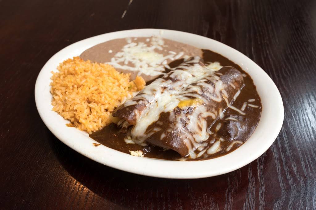 Poblanos On Main | restaurant | 115 S Main Plaza, San Antonio, TX 78205, USA | 2103575609 OR +1 210-357-5609