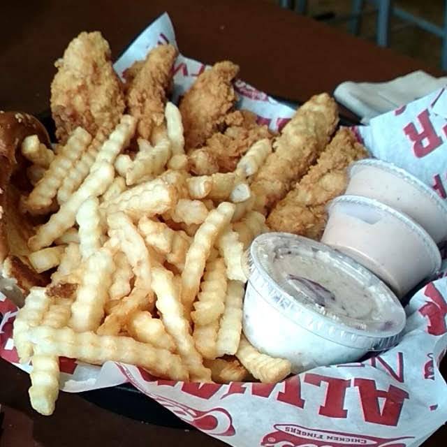 Raising Canes Chicken Fingers | meal takeaway | 17518 La Cantera Pkwy, San Antonio, TX 78257, USA | 2108779601 OR +1 210-877-9601