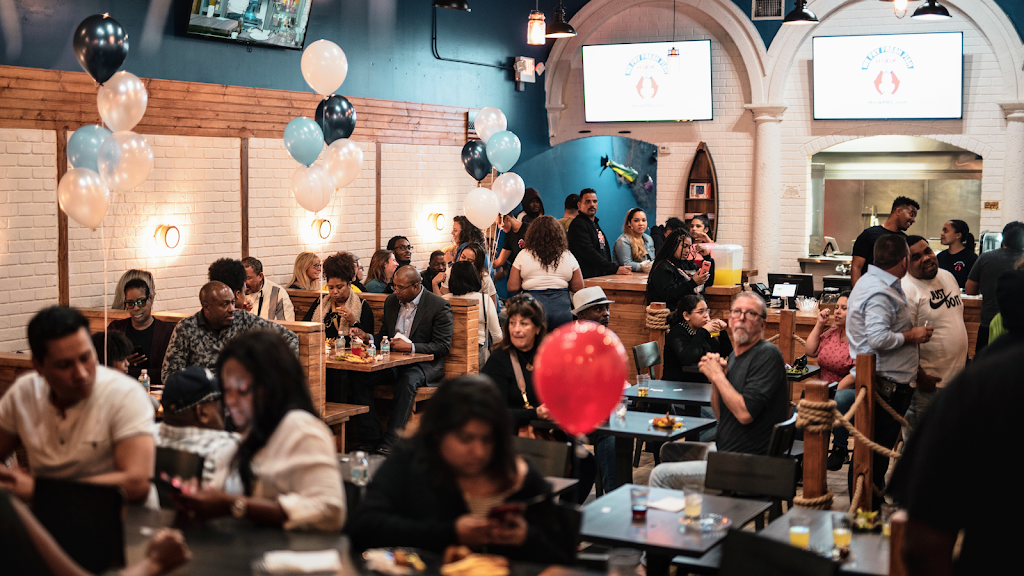 Hook Fish and Chicken | restaurant | 4282 Okeechobee Blvd, West Palm Beach, FL 33409, USA | 5617661557 OR +1 561-766-1557