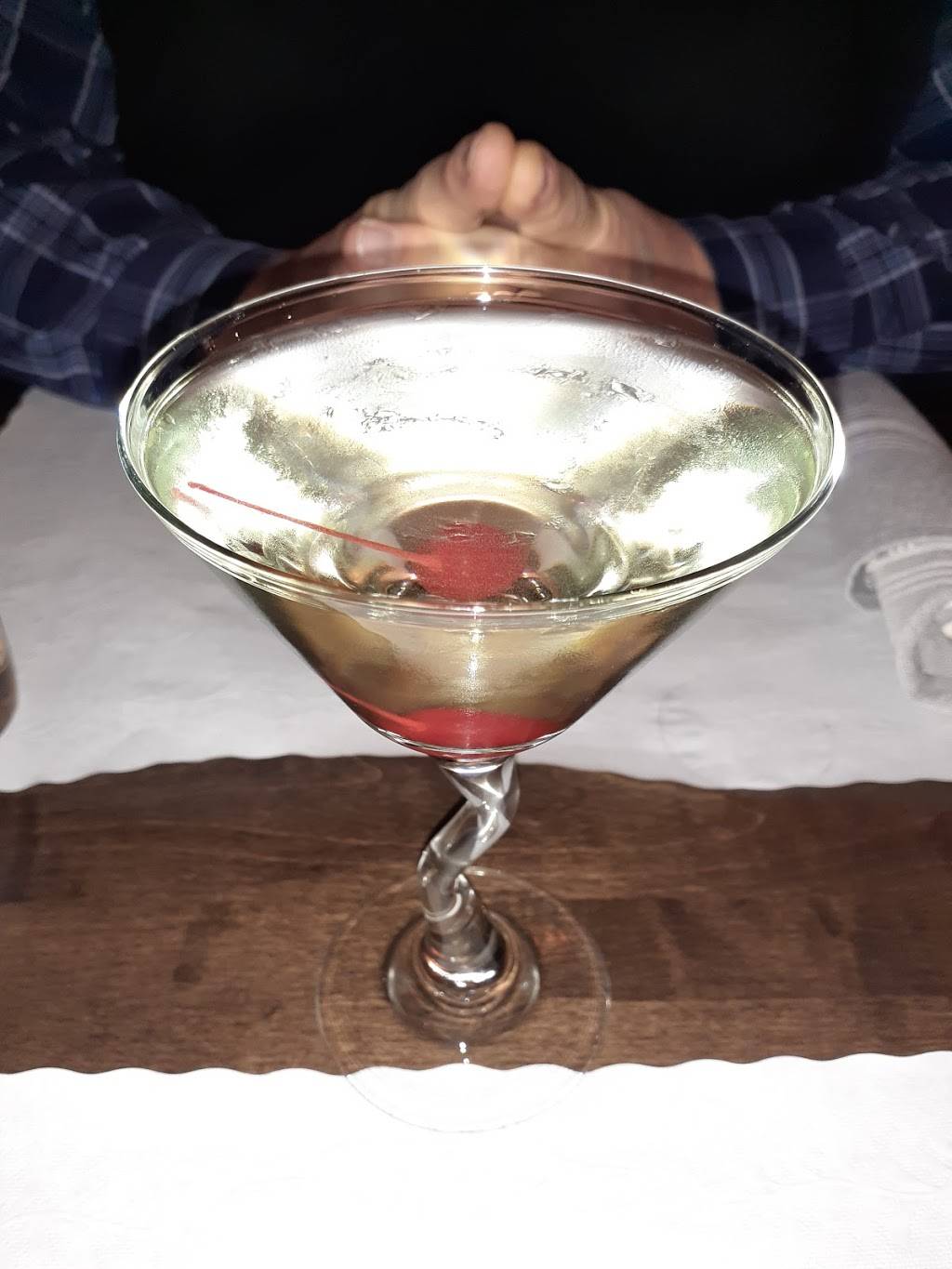 Gregs Tavern | restaurant | 208 Rantoul St, Beverly, MA 01915, USA | 9787208911 OR +1 978-720-8911