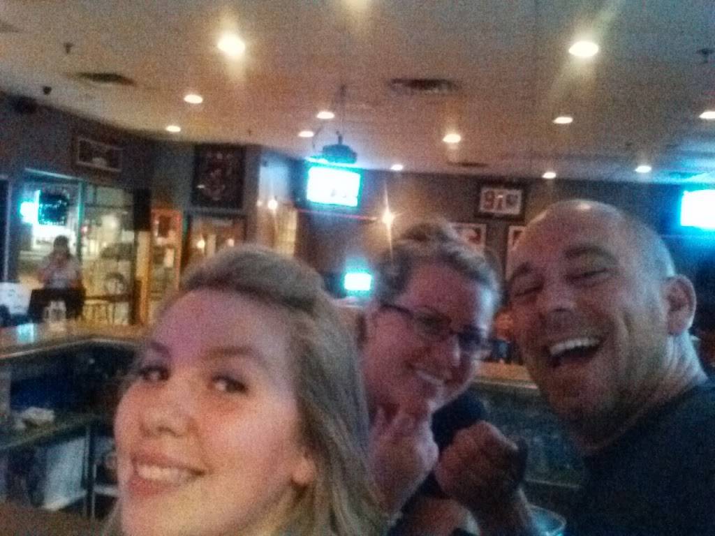 Kubbys Draft Bar & Grill | restaurant | 312 Commissioners Rd W, London, ON N6J 1Y3, Canada | 5194729455 OR +1 519-472-9455