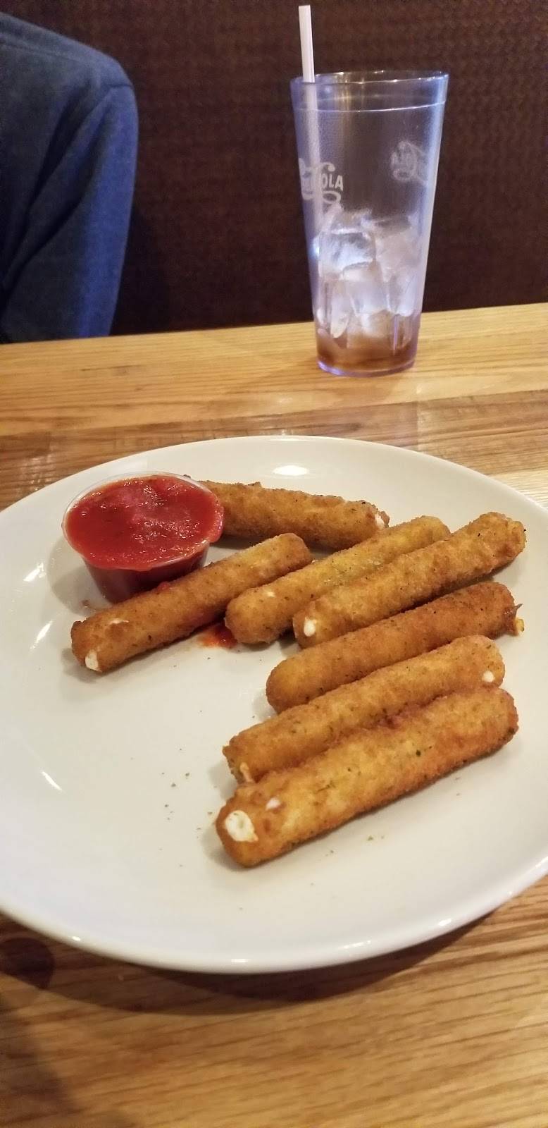 Applebees Grill + Bar | restaurant | 1834 Miller Park Way, Milwaukee, WI 53219, USA | 4146450946 OR +1 414-645-0946