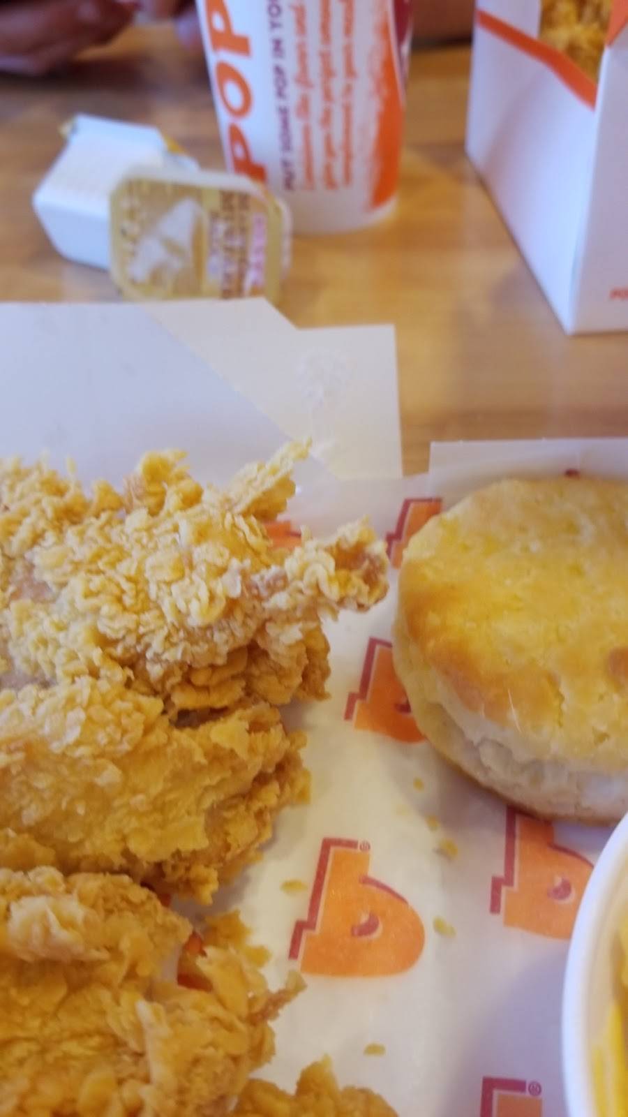 Popeyes Louisiana Kitchen | restaurant | 5901 US-51, DeForest, WI 53532, USA | 6082499000 OR +1 608-249-9000