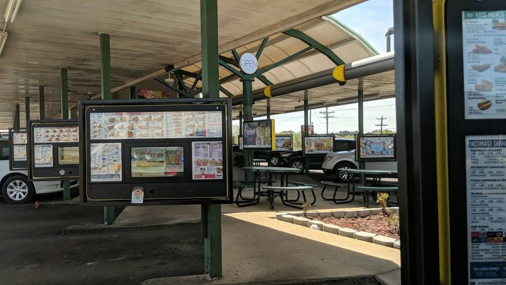 Sonic Drive-In | restaurant | 700 Highway 6 East, Batesville, MS 38606, USA | 6625634566 OR +1 662-563-4566