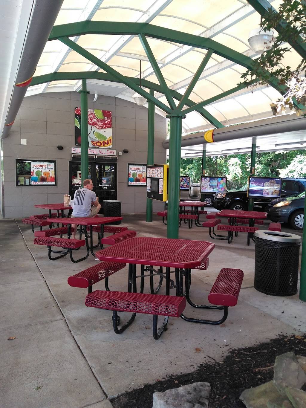 Sonic Drive-In | restaurant | 4352 Lebanon Rd, Hermitage, TN 37076, USA | 6158710615 OR +1 615-871-0615