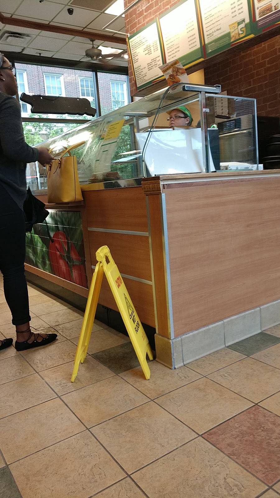 Subway | restaurant | 500 UC MainStreet, Cincinnati, OH 45221, USA | 5135564644 OR +1 513-556-4644