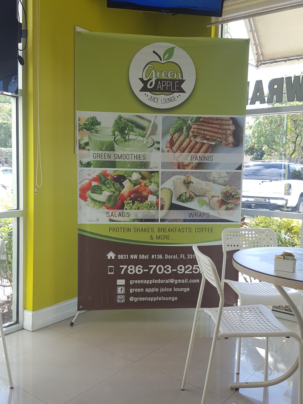 Green Apple Juice Lounge | restaurant | 9831 NW 58th St #136, Miami, FL 33178, USA | 7867039252 OR +1 786-703-9252