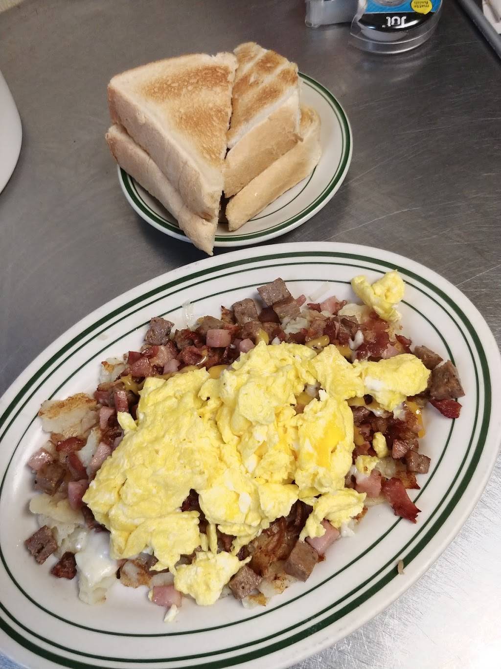 Andreas Pizza | restaurant | 7520 W Oklahoma Ave, Milwaukee, WI 53219, USA | 4143212233 OR +1 414-321-2233