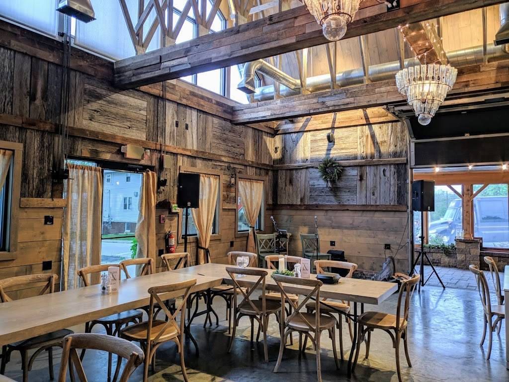 Cocos Cafe and Wine Bar | restaurant | 606 13th St, Lawrenceville, IL 62439, USA | 6187072400 OR +1 618-707-2400