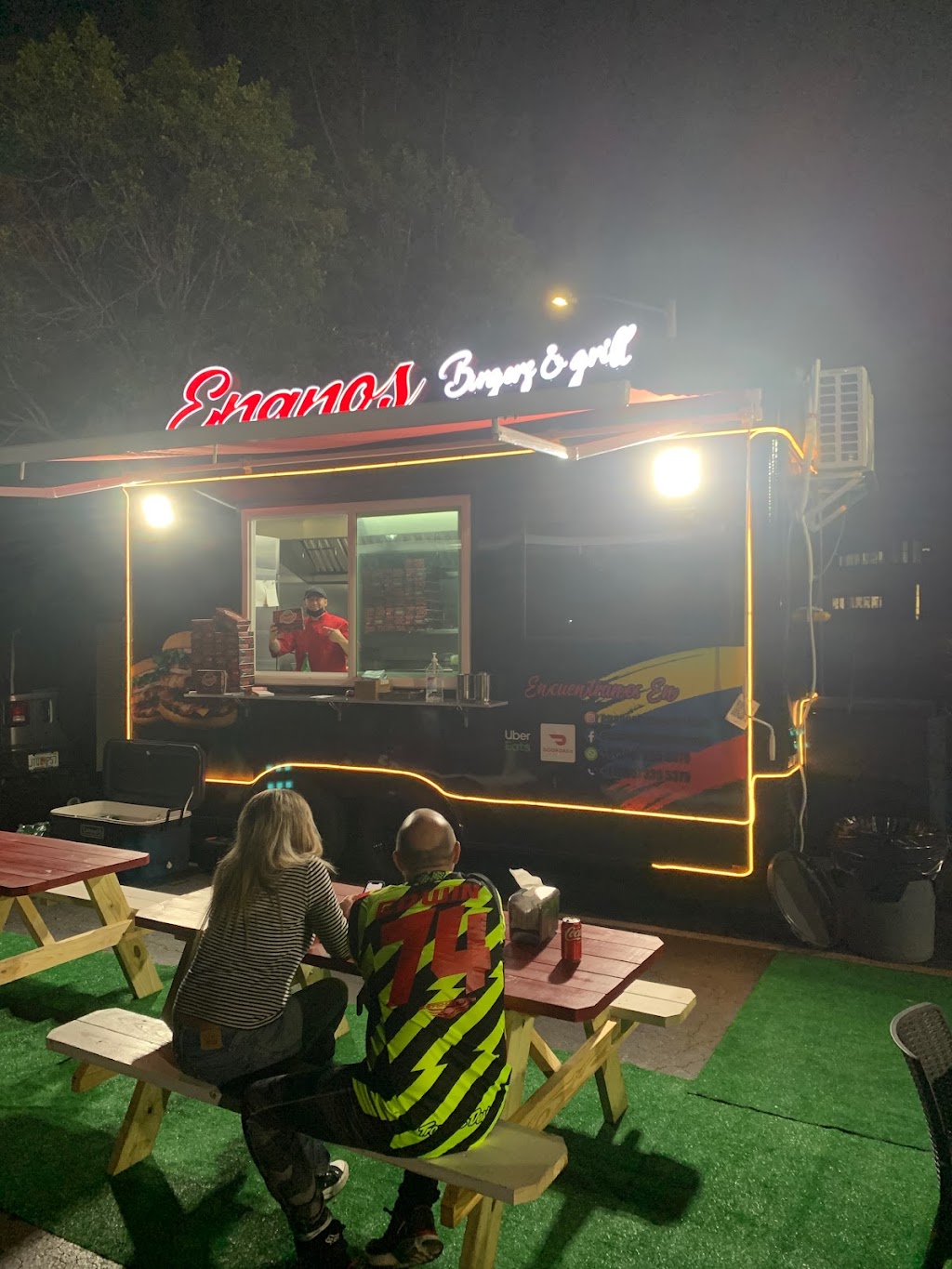 Enanos Burgers & Grill | restaurant | 9550 NW 38th St, Doral, FL 33178, USA | 3053355379 OR +1 305-335-5379