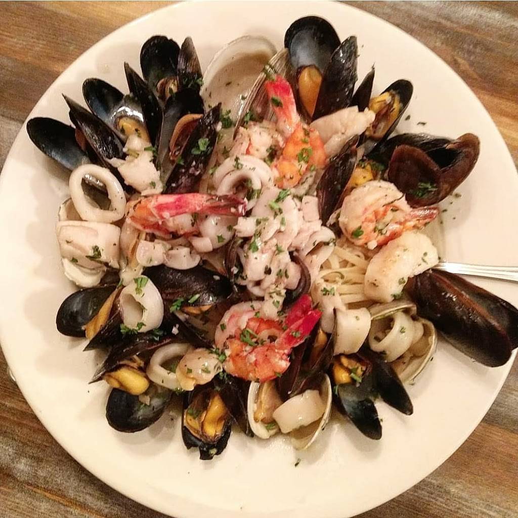 Napolis | restaurant | 559 NY-32, Highland Mills, NY 10930, USA | 8458276733 OR +1 845-827-6733