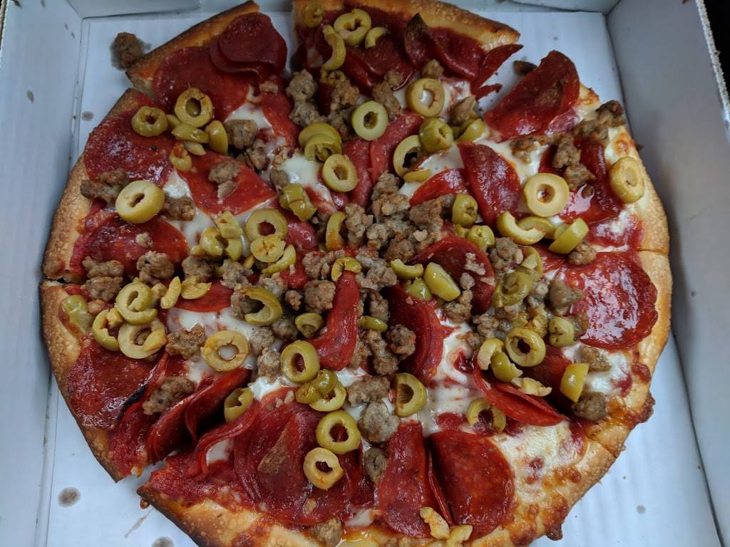 Claras Pizza and Subs | restaurant | 496 Indiana Ave, Mansfield, OH 44905, USA | 4195894611 OR +1 419-589-4611