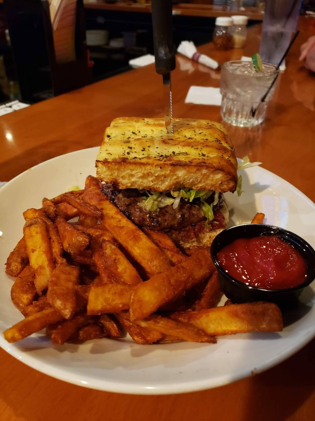 Florentine Sports Lounge | restaurant | 4261 Kalamazoo Ave SE, Grand Rapids, MI 49508, USA | 6164552230 OR +1 616-455-2230