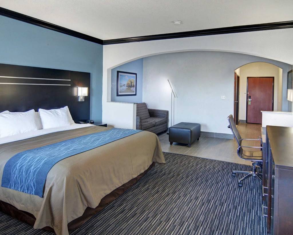 Comfort Inn & Suites Beachfront | restaurant | 6302 Seawall Blvd, Galveston, TX 77551, USA | 4097418888 OR +1 409-741-8888