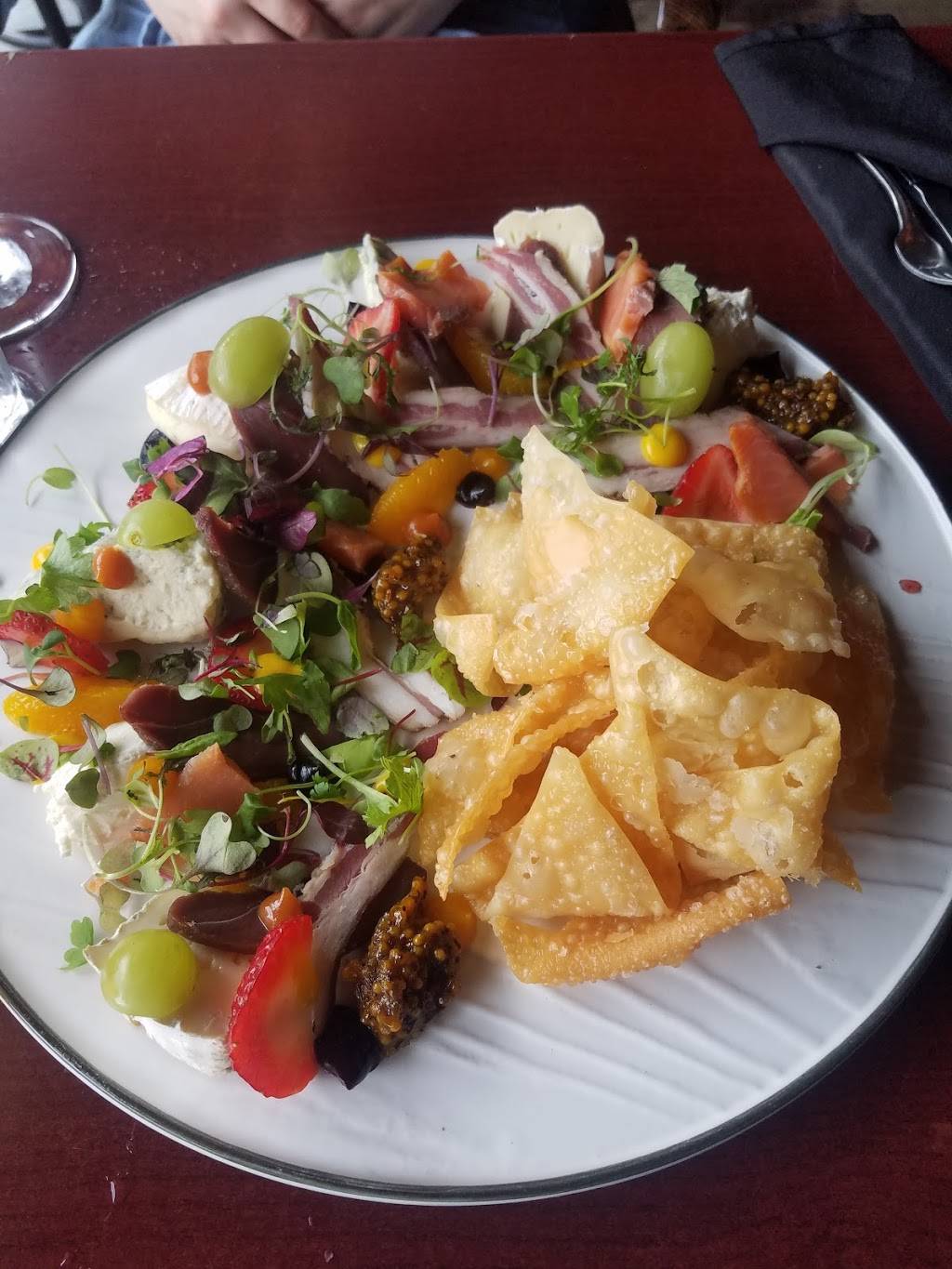 Complexe Le Vieux Shack | restaurant | 338 Rue Saint Georges, Saint-Jérôme, QC J7Z 5A5, Canada | 4504367500 OR +1 450-436-7500