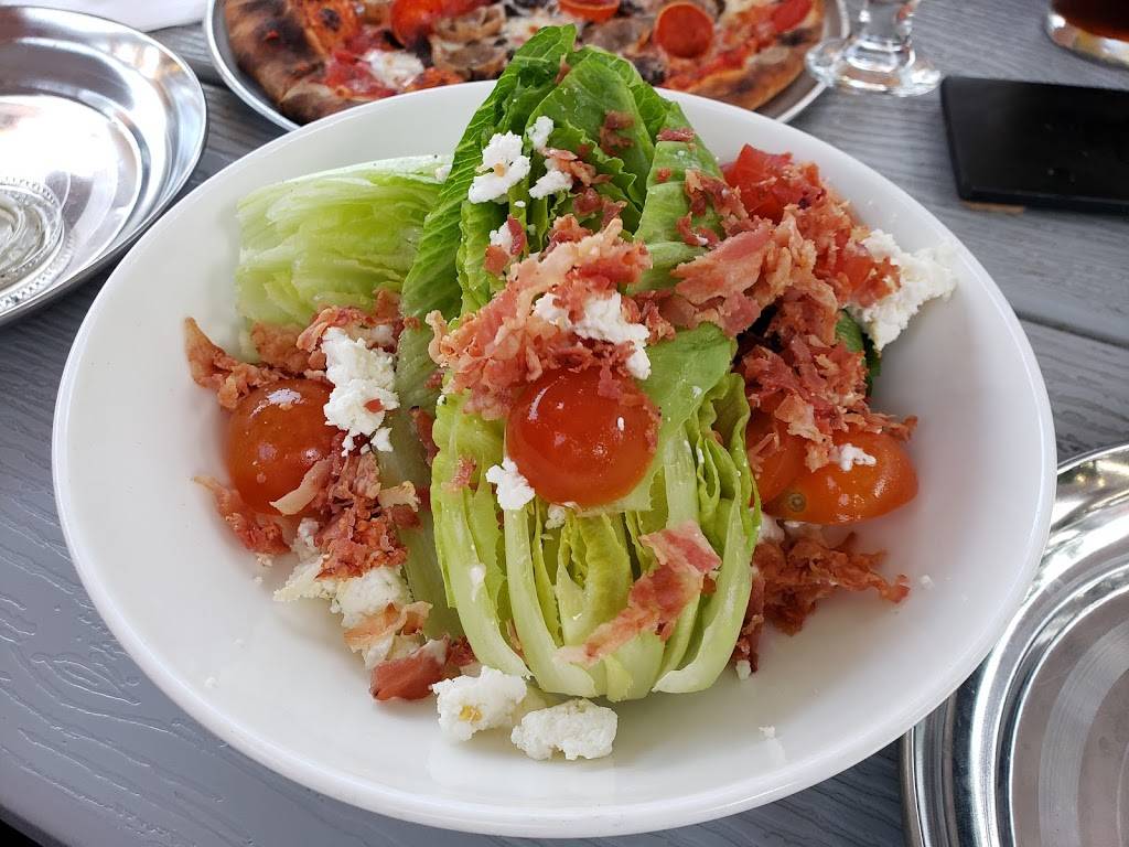 Hopscotch Brick Oven and Taproom | restaurant | 2032 US-31, Traverse City, MI 49686, USA | 2312524718 OR +1 231-252-4718