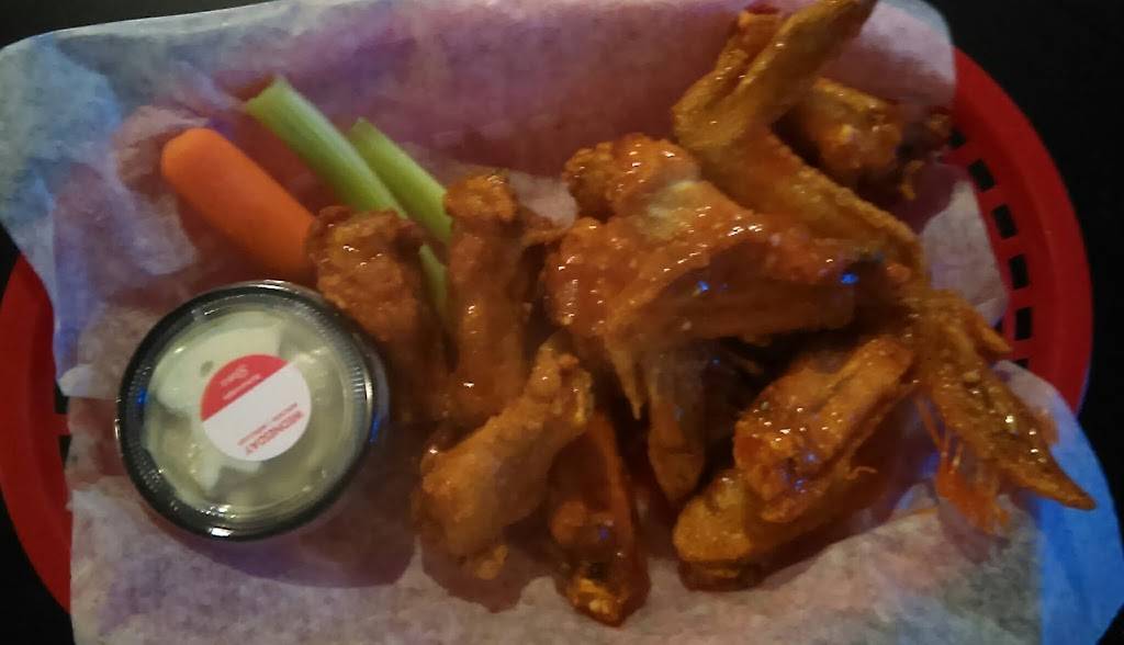 The Mic Stand Bar & Grill | restaurant | 21820 E Main St, Huntingdon, TN 38344, USA | 7315353663 OR +1 731-535-3663