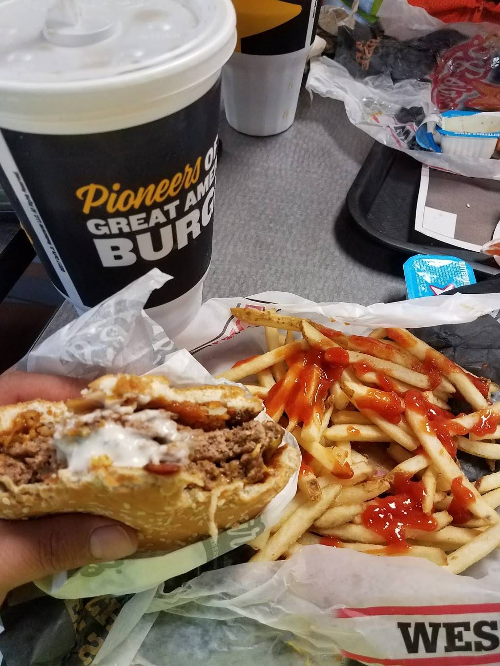 Carls Jr. | restaurant | 400 E Market St, Salinas, CA 93901, USA | 8317701660 OR +1 831-770-1660