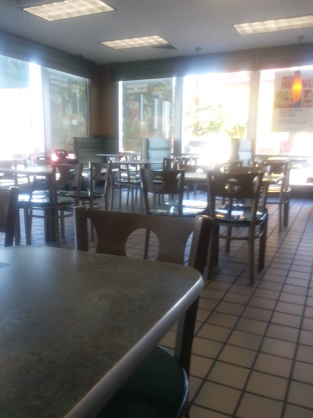 McDonalds | cafe | 5739 Bellflower Blvd, Lakewood, CA 90712, USA | 5628044362 OR +1 562-804-4362