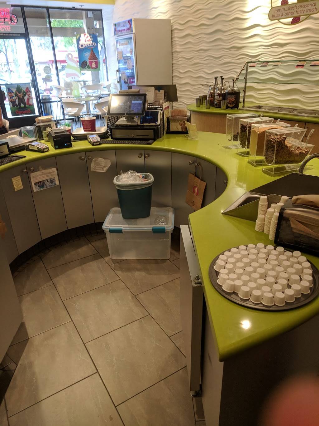 Menchies Frozen Yogurt | bakery | 973 E Stanley Blvd, Livermore, CA 94550, USA | 9254473300 OR +1 925-447-3300
