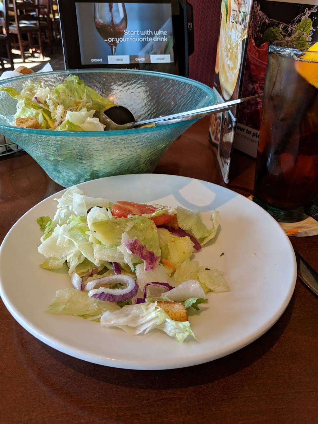 Olive Garden Italian Restaurant | meal takeaway | 8245 Perry Hall Blvd, Nottingham, MD 21236, USA | 4109313316 OR +1 410-931-3316