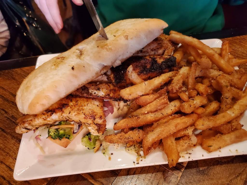 Foundry Public House | restaurant | 126 N Main St, Edwardsville, IL 62025, USA | 6183079585 OR +1 618-307-9585