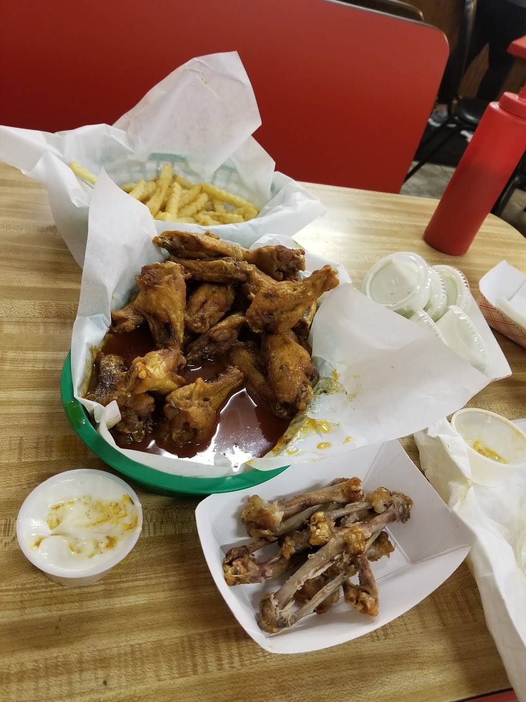 Wing Shack 8th Avenue | restaurant | 2704 8th Ave, Garden City, CO 80631, USA | 9703567900 OR +1 970-356-7900
