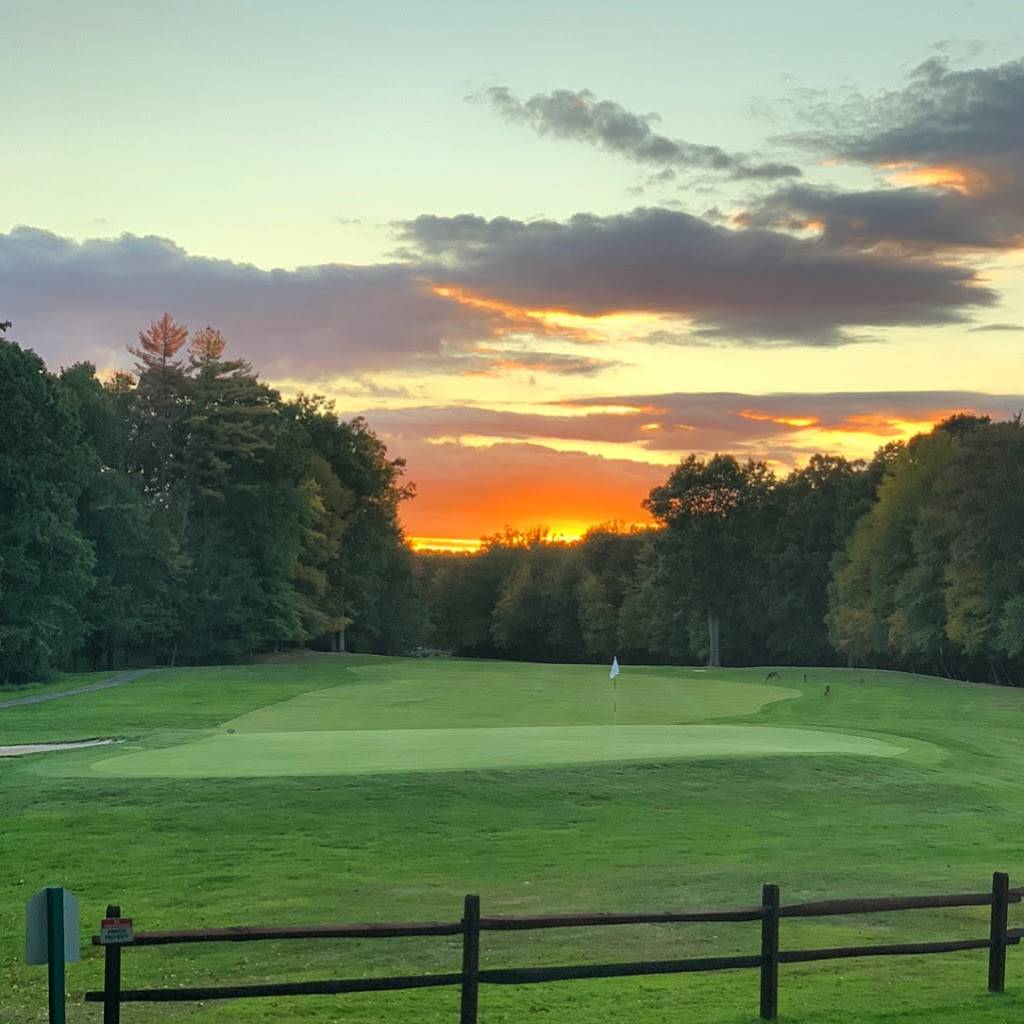 On The Green Bar and Grille | restaurant | 125 Country Club Rd, Greentown, PA 18426, USA | 5708570251 OR +1 570-857-0251