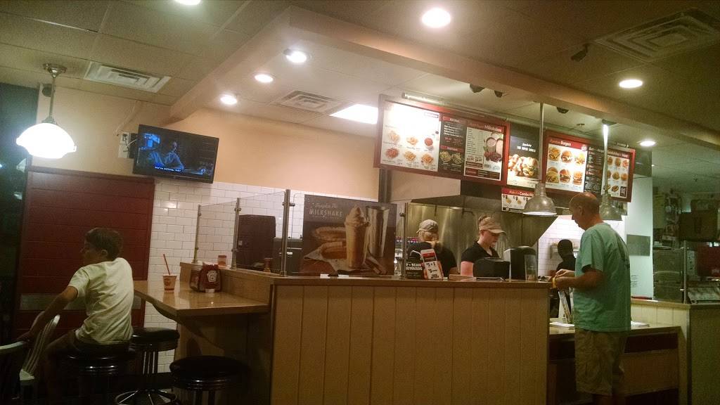 Wayback Burgers | restaurant | 250 S Main St #110, Newark, DE 19711, USA | 3028616050 OR +1 302-861-6050