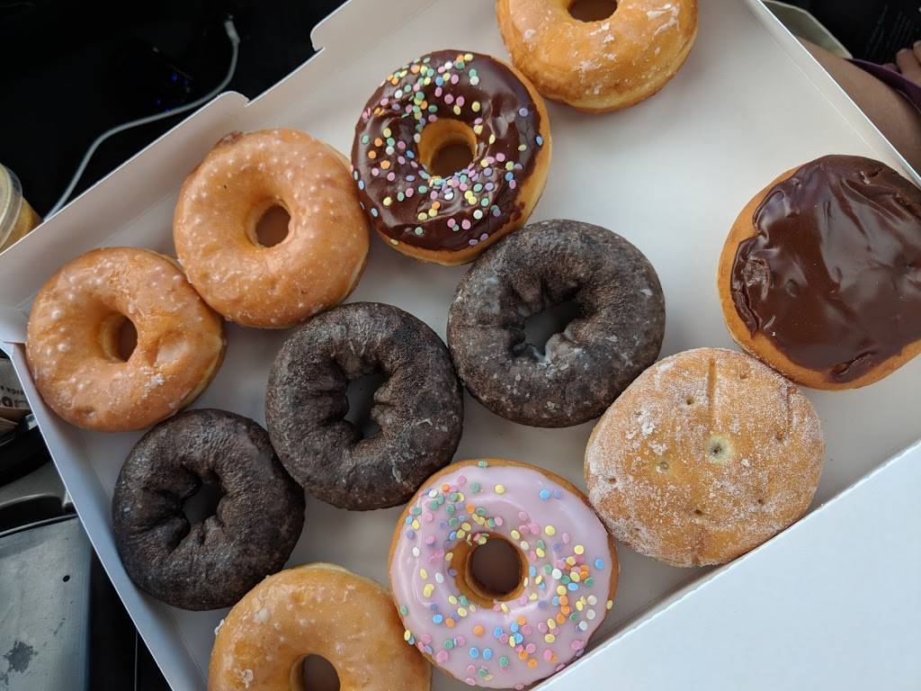 Dunkin Donuts | cafe | 18022 Brookhurst St, Fountain Valley, CA 92708, USA | 7143764668 OR +1 714-376-4668