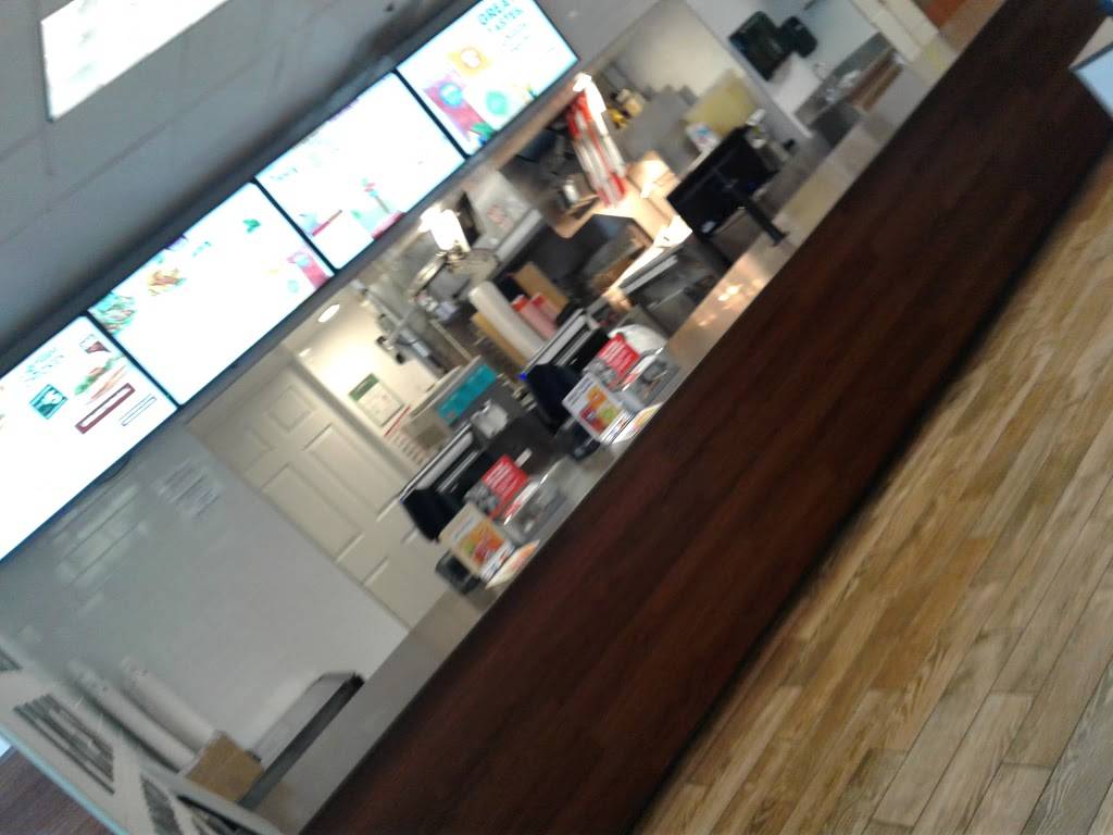 Wendys | restaurant | 1051 Airway Blvd, Livermore, CA 94551, USA | 9254435665 OR +1 925-443-5665