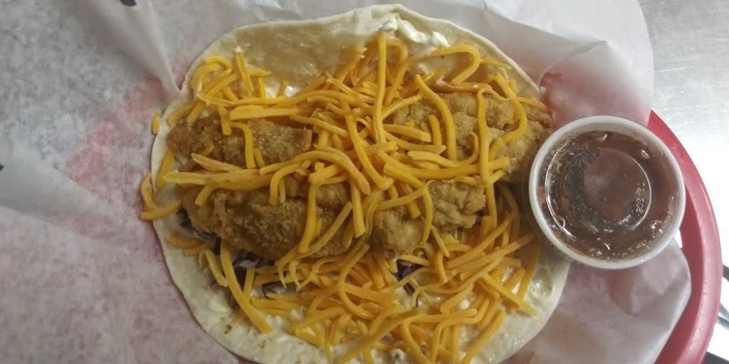 Bostons | restaurant | 804 5th St SE, Cedar Rapids, IA 52401, USA | 3193639627 OR +1 319-363-9627