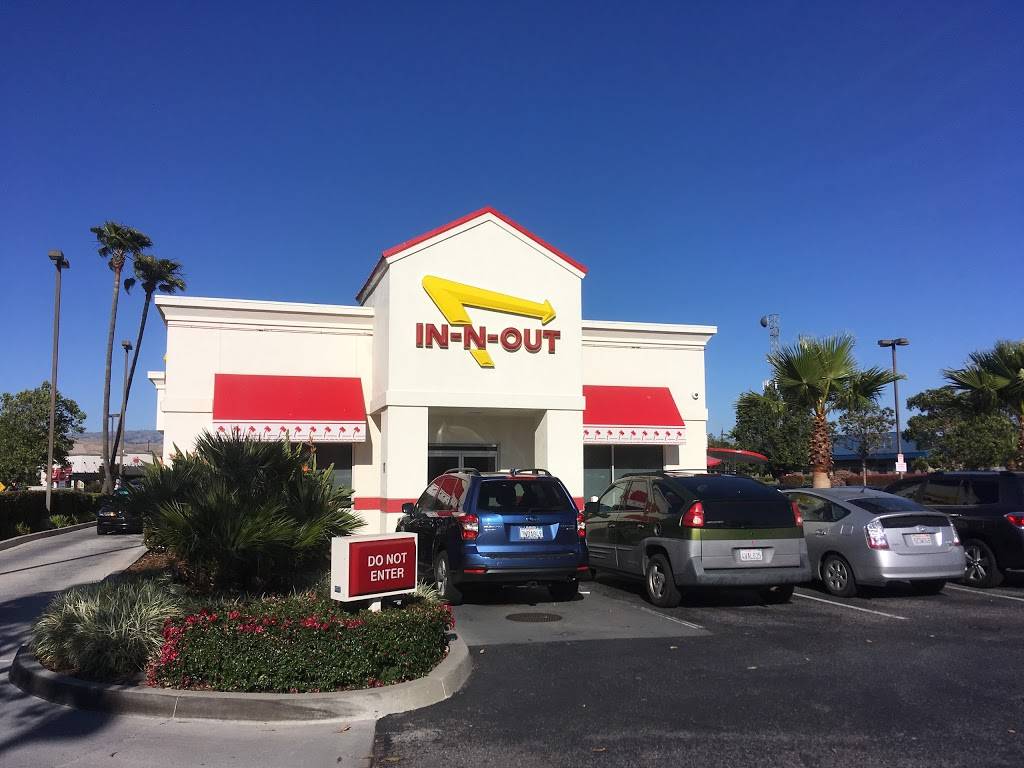 In-N-Out Burger | restaurant | 33464 Bernard Dr, Kettleman City, CA 93239, USA | 8007861000 OR +1 800-786-1000