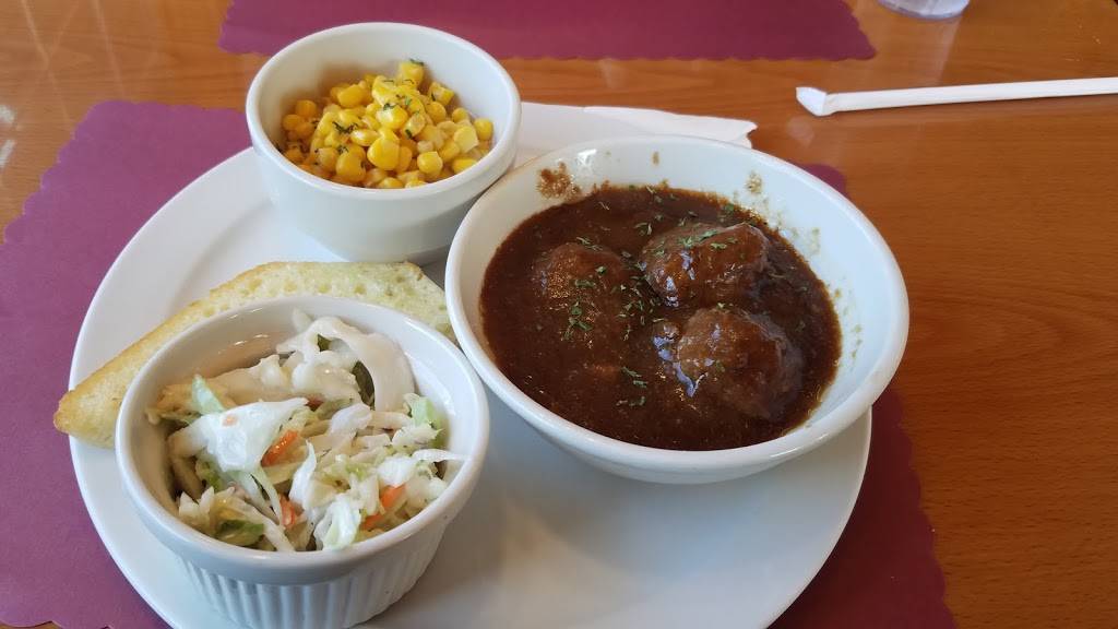 Storheims Restaurant | restaurant | 141 US-2, Iron Mountain, MI 49801, USA | 9067799580 OR +1 906-779-9580