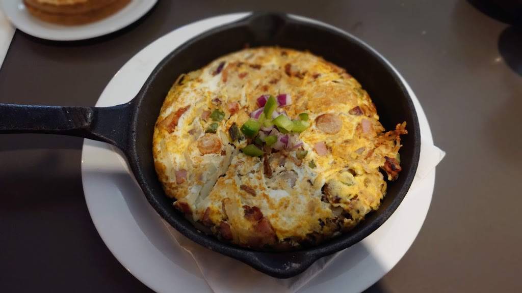 Wolfgangs on Brock | restaurant | 3100 Brock St N, Whitby, ON L1R 2Y3, Canada | 9054937733 OR +1 905-493-7733