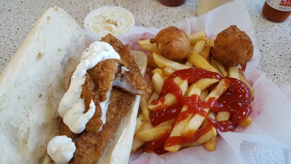 Captain Pats Seafood | restaurant | 21901 Three Notch Rd, Lexington Park, MD 20653, USA | 3018660000 OR +1 301-866-0000