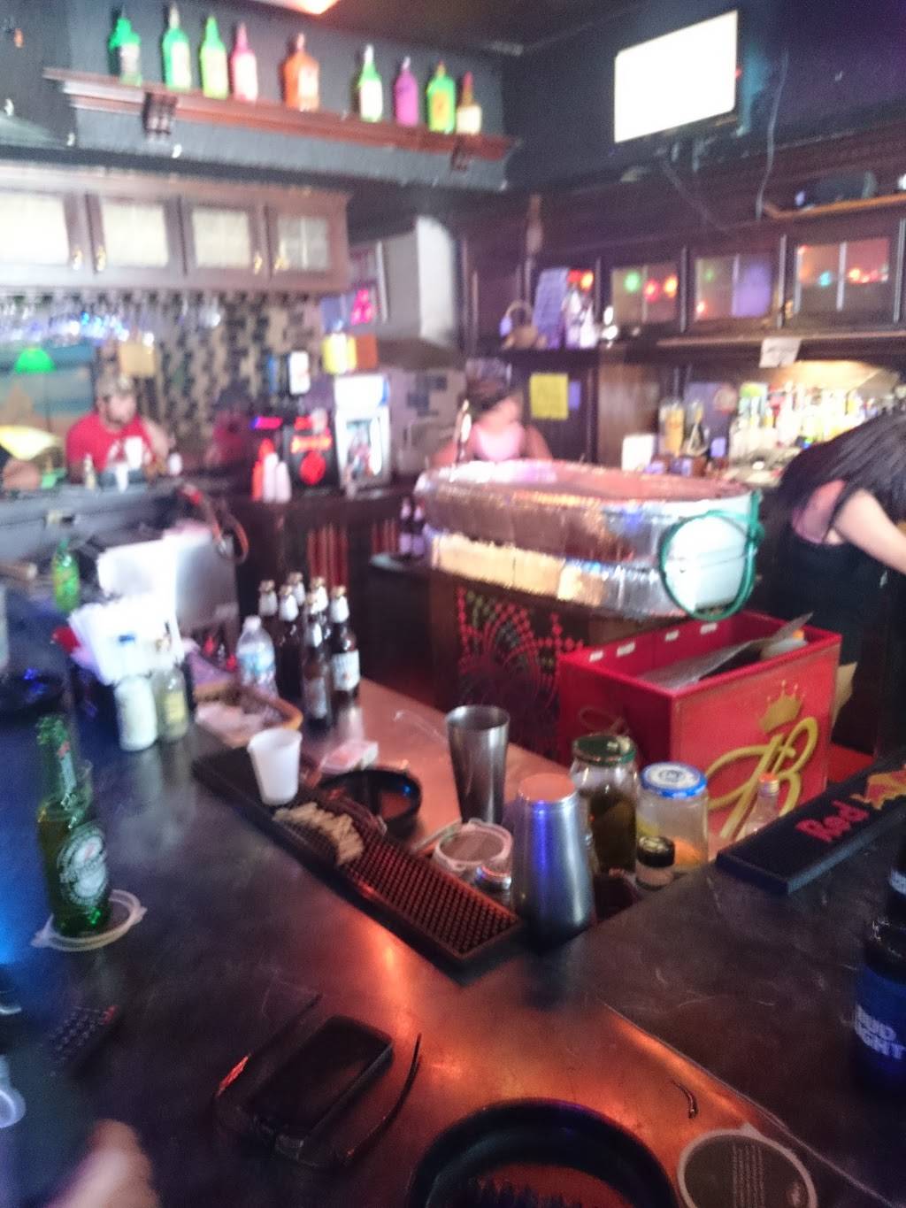 Woodys | restaurant | 737 Main St, Lapel, IN 46051, USA | 7655343878 OR +1 765-534-3878